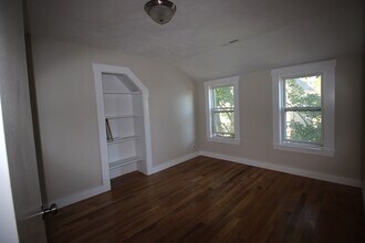 14 Dow St, Unit 2 in Somerville, MA - Building Photo - Building Photo