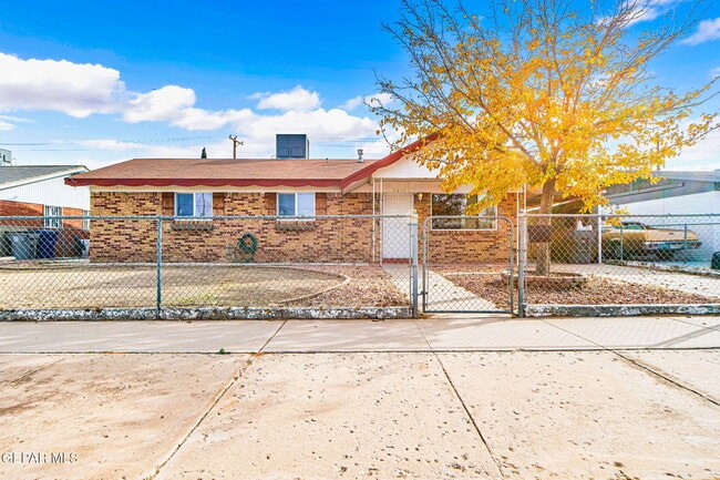 5656 Kensington Cir in El Paso, TX - Building Photo - Building Photo
