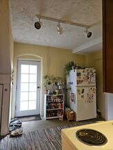 121 N Lancaster St, Unit Apt C in Athens, OH - Building Photo - Building Photo