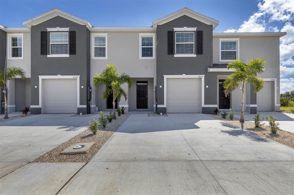 8525 Milestone Dr in Sarasota, FL - Building Photo