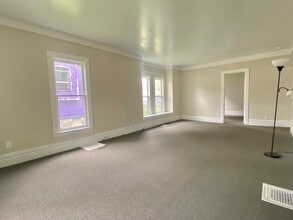 1016 E Stockbridge Ave in Kalamazoo, MI - Building Photo - Building Photo