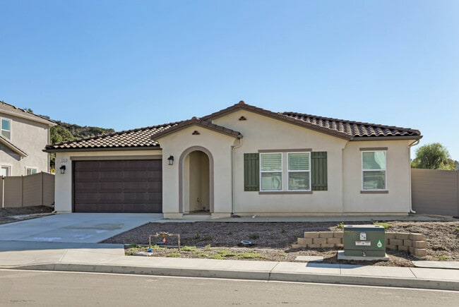 3133 Smith Pl in Escondido, CA - Foto de edificio - Building Photo