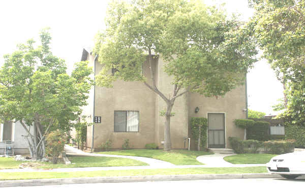 63-65 S Parkwood Ave in Pasadena, CA - Building Photo - Building Photo