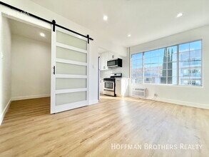 1403 N Vista St in Los Angeles, CA - Building Photo - Building Photo
