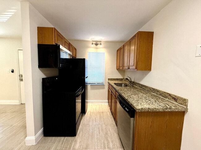 607 NE 29th Dr in Wilton Manors, FL - Building Photo - Building Photo