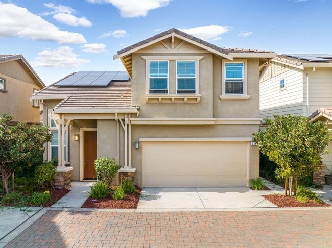 property at 520 Foxglove Ct