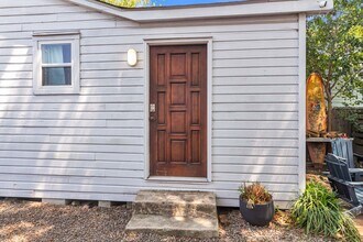 40 Poinsett St in Charleston, SC - Building Photo - Building Photo