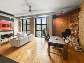 1635 W Belmont Ave in Chicago, IL - Building Photo - Building Photo