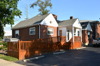 8340 Plainfield Rd in Deer Park, OH - Building Photo - Building Photo