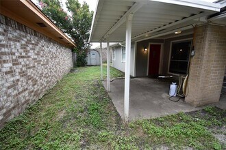 4603 Meadowood Dr in Baytown, TX - Building Photo - Building Photo