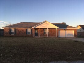 3511 Drayton Dr in Dalzell, SC - Building Photo