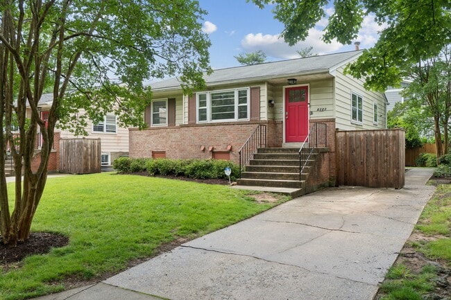 property at 4707 Norwich Rd