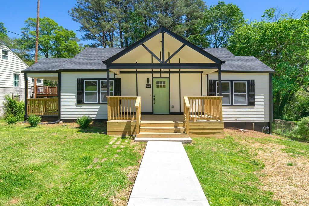 2658 Blount St in Atlanta, GA - Building Photo