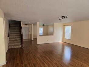 10383 Fairmont Ln in Indianapolis, IN - Foto de edificio - Building Photo
