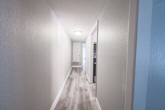 223 SE 13th St, Unit #2 in Grand Prairie, TX - Building Photo - Building Photo
