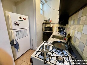 281 Corey Rd, Unit 1 in Boston, MA - Building Photo - Building Photo