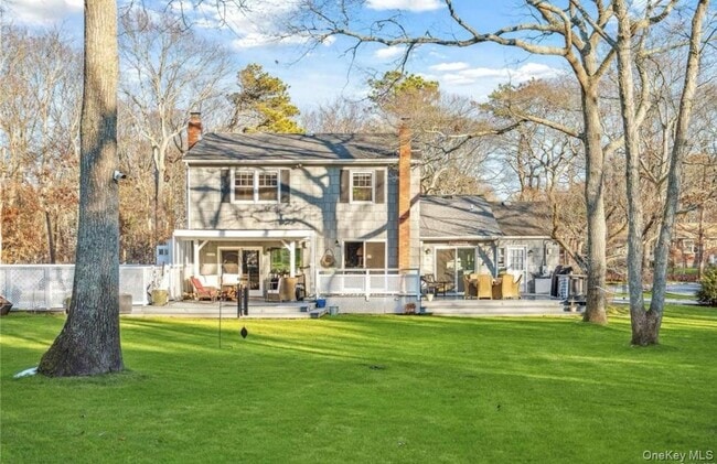 23 N Westbury Rd in Hampton Bays, NY - Building Photo - Building Photo