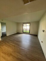 7290 W Dean Rd in Milwaukee, WI - Building Photo