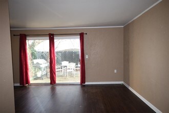 3706 E North St-Unit -1 in Greenville, SC - Foto de edificio - Building Photo
