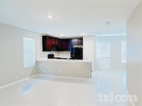 707 Odlozil Ln, Unit 214 NW 11th St in Ennis, TX - Foto de edificio - Building Photo