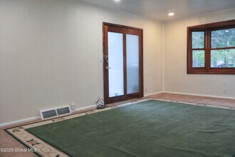 2 Charming Ln in Albany, NY - Building Photo - Building Photo