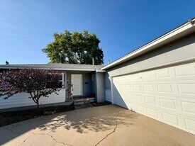 6856 Newberry St in San Diego, CA - Building Photo