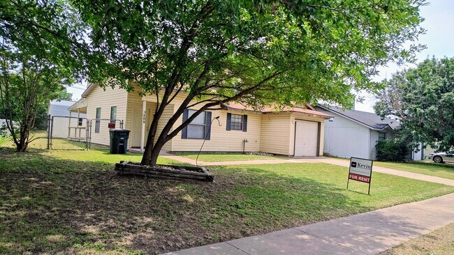 3808 London Ln in Killeen, TX - Building Photo - Building Photo