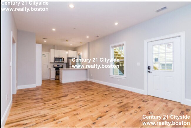 244 Leyden St in Boston, MA - Building Photo - Building Photo
