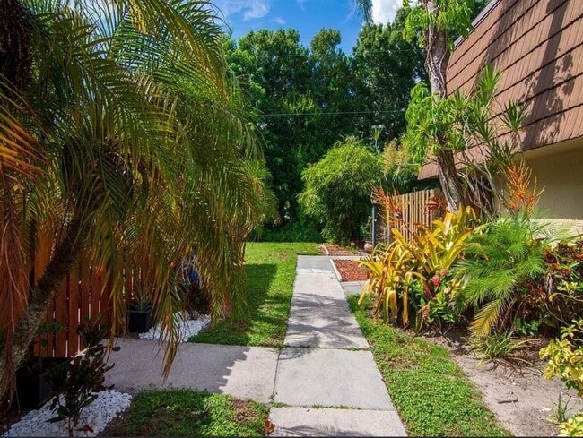 1166 6th Ave in Vero Beach, FL - Building Photo - Building Photo