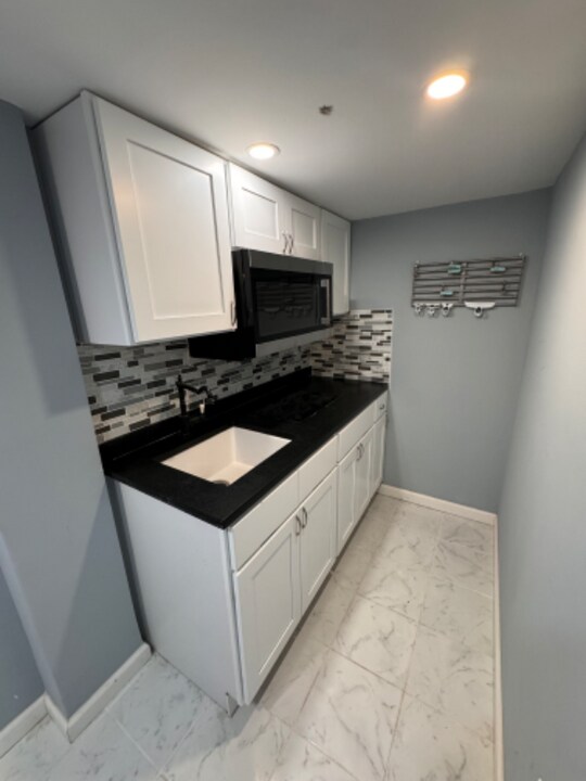 4634 Ashville St in Philadelphia, PA - Building Photo