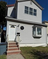 290 Centre Ave in Secaucus, NJ - Building Photo