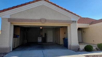 10420 Sawmill Ave in Las Vegas, NV - Building Photo - Building Photo