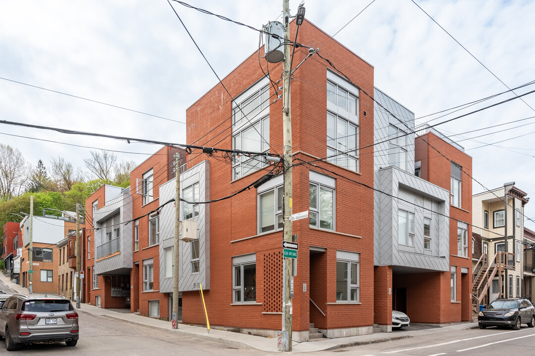 221 Arago Rue O in Québec, QC - Building Photo