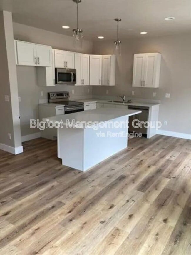 3267 Cabernet Dr in Helena, MT - Foto de edificio - Building Photo