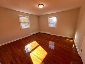 193 City View Ave in Bridgeport, CT - Building Photo - Building Photo