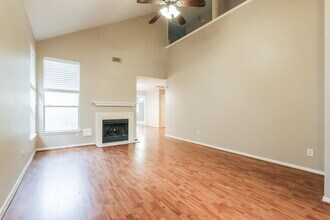 12655 Pine Bush Dr, Unit 34757 in Houston, TX - Building Photo - Building Photo