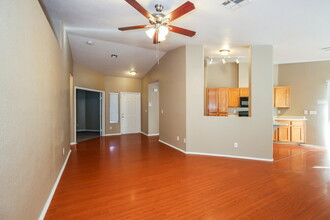 5243 Fog Run Ct in North Las Vegas, NV - Building Photo - Building Photo