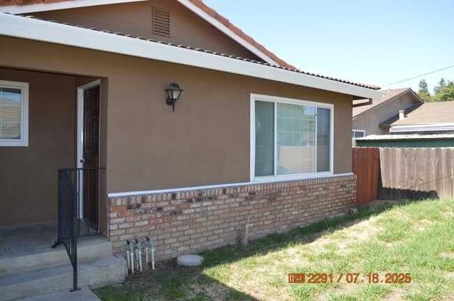 4504 E Monte Vista Ave in Denair, CA - Building Photo - Building Photo