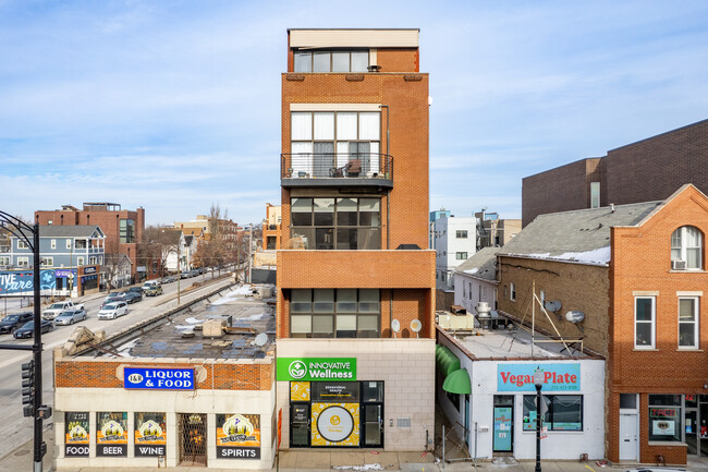 1552 W Fullerton Ave in Chicago, IL - Building Photo - Building Photo