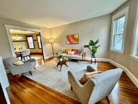 324 Beech St, Unit 1 in Boston, MA - Building Photo