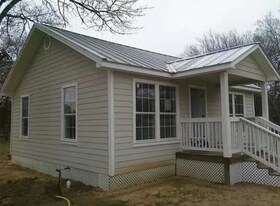 704 Leonard Dr in Bryan, TX - Building Photo
