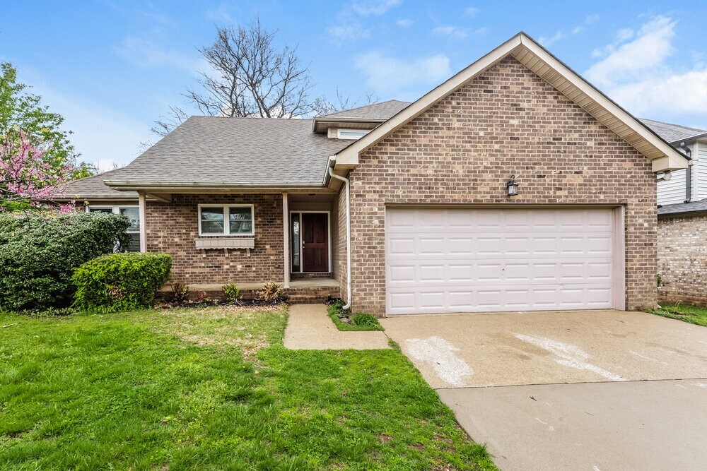 4956 Alexis Dr in Nashville, TN - Building Photo