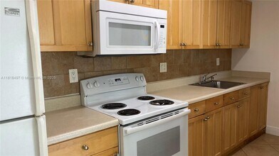 4130 NW 79th Ave in Doral, FL - Building Photo - Building Photo