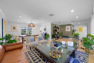 8330 SW 171st St in Palmetto Bay, FL - Building Photo - Building Photo