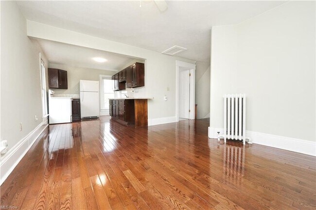 554 Creedmore Ave in Barberton, OH - Building Photo - Building Photo