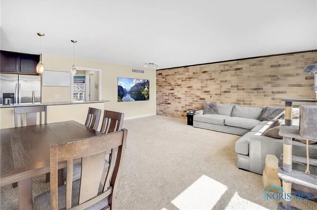 4733 Lakeside Dr in Maumee, OH - Building Photo - Building Photo