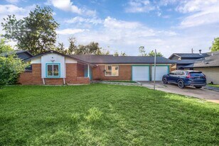 6804 Duquesne Dr in Austin, TX - Building Photo