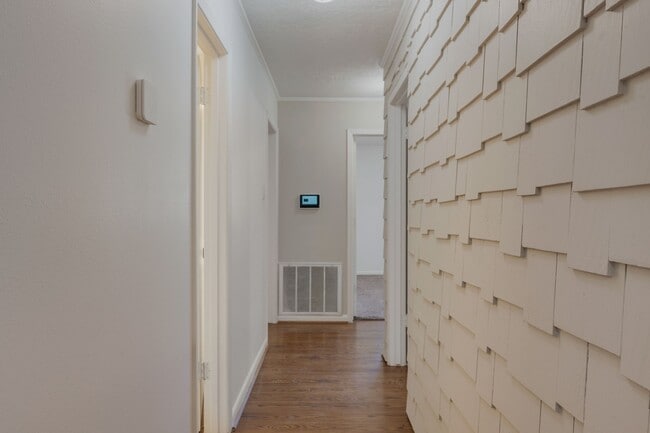 property at 3802 Sunnybrook Ln