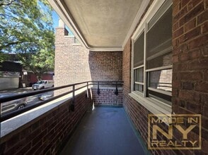 83-33 Austin St in Queens, NY - Foto de edificio - Building Photo