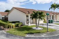 13800 SW 152nd St in Miami, FL - Building Photo - Building Photo